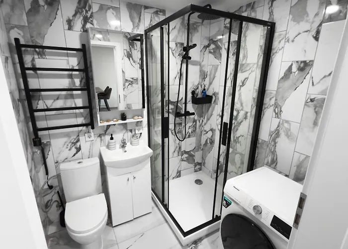 Bright In Κλαϊπέντα